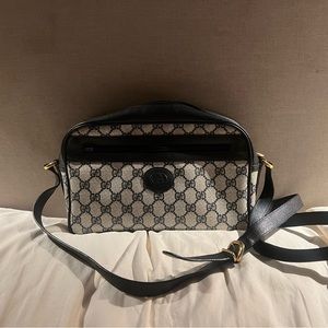 Gucci vintage crossbody bag (navy blue)